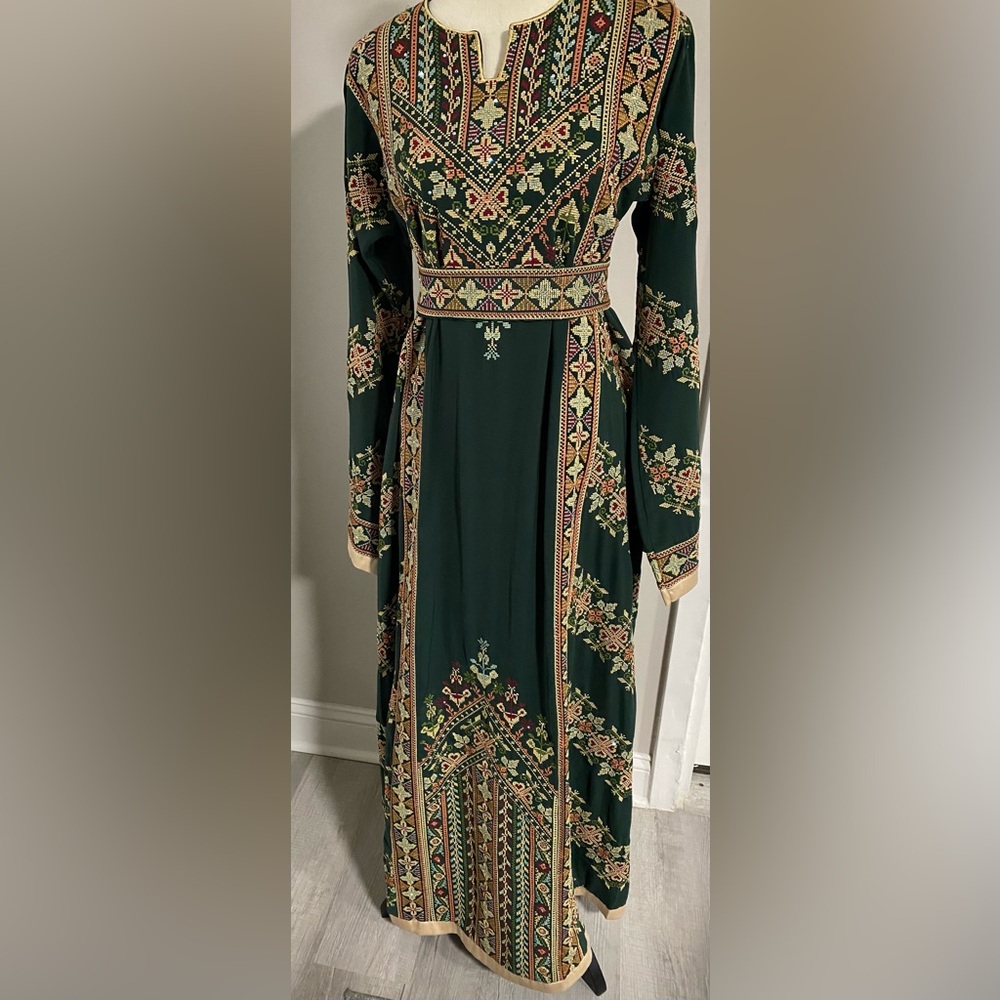Dark Green Palestinian Thobe